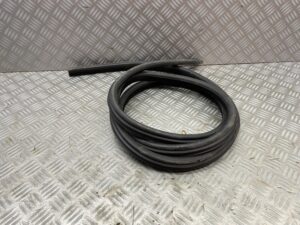 Deurrubber links voor