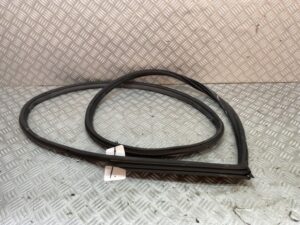 Deurrubber links voor