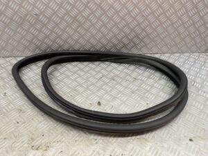 Deurrubber links voor