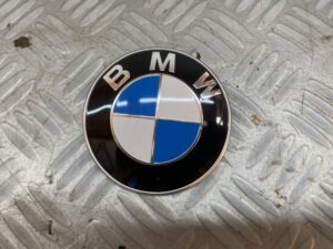 embleem achter